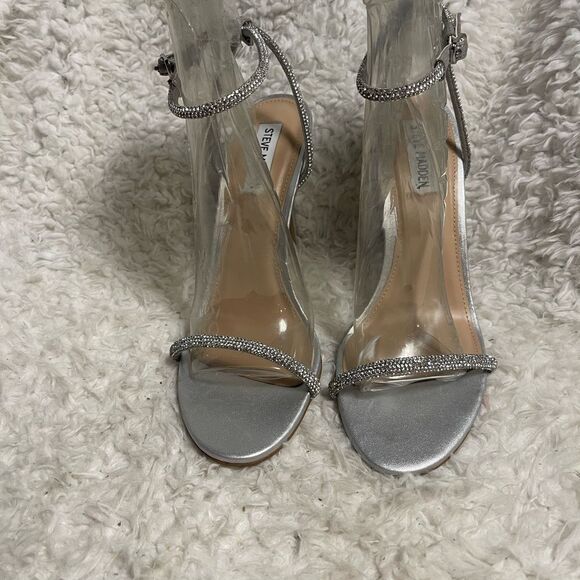 Steve Madden Metallic rhinestone Silver Ankle Strap Heels SZ10M - Picture 3 of 9